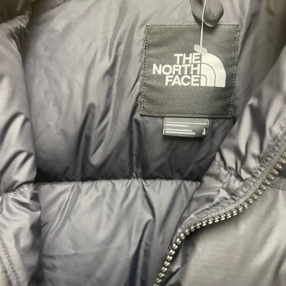 The North Face Black Puffer Jacket - Picture 6 of 6